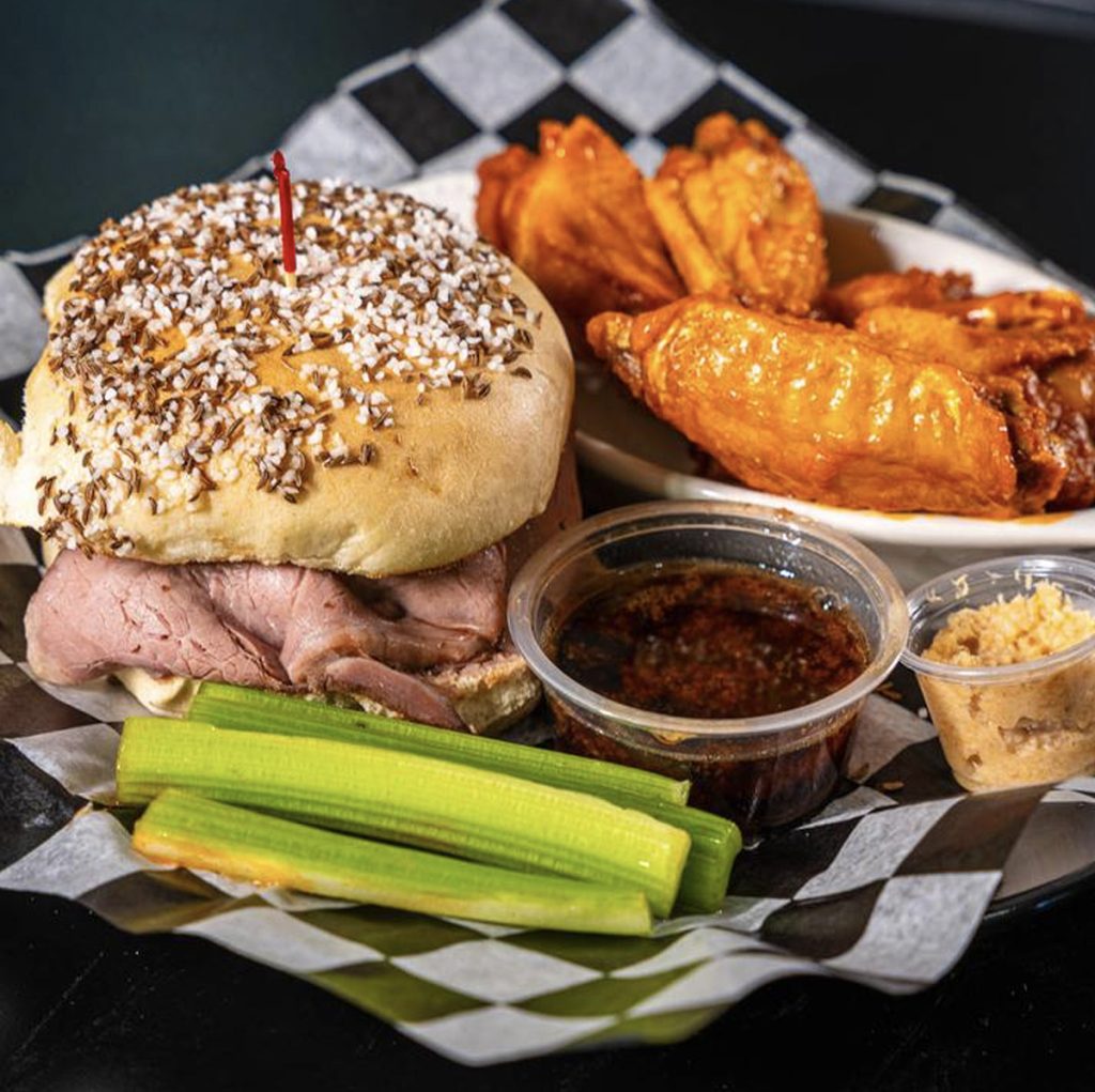 Read more about the article Sidelines Sports Bar & Grille