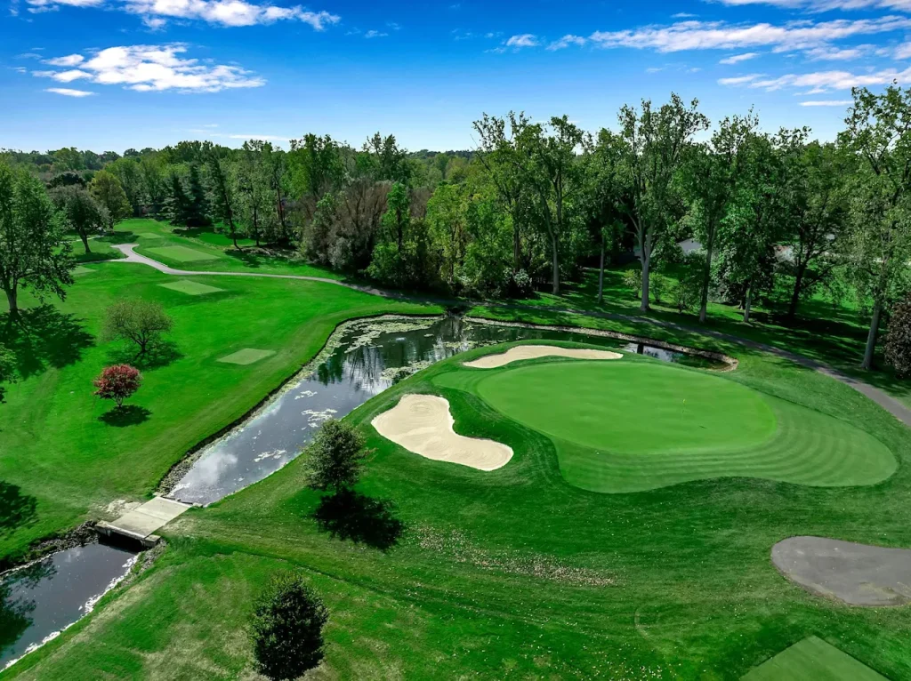 Read more about the article Brookfield Country Club Inc